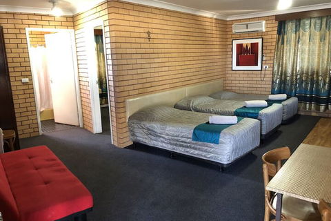 Stockman Motor Inn - Accommodation Asia 3