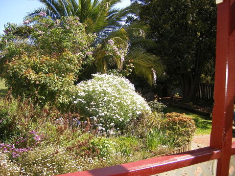 Belle Cottage - Accommodation Guide 1