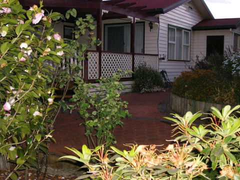 Belle Cottage - Accommodation Guide 5