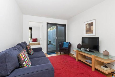 Beach & Reef - Accommodation Asia 7