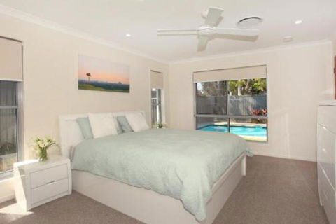 Palm 95 Modern 4 BDRM Home With Pool - Accommodation Asia 5