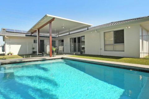 Palm 95 Modern 4 BDRM Home With Pool - Accommodation Asia 0
