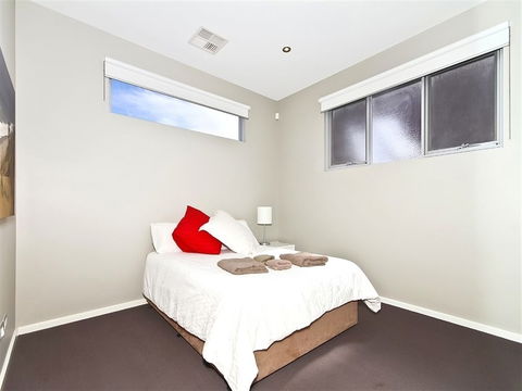 Ocean 180A - Accommodation Asia 4