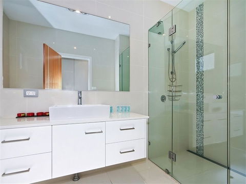 Ocean 180A - Accommodation Asia 0