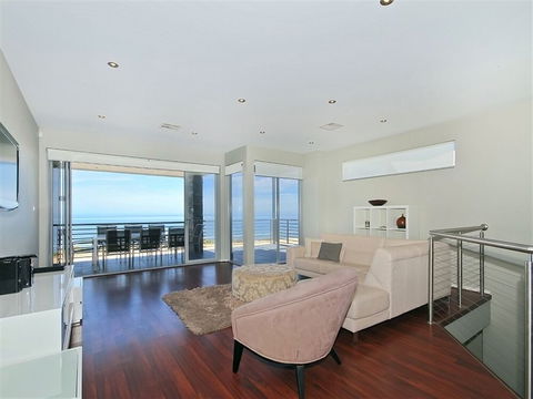 Ocean 180A - Accommodation Asia 2