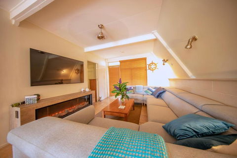 The Lake House - Accommodation China 5
