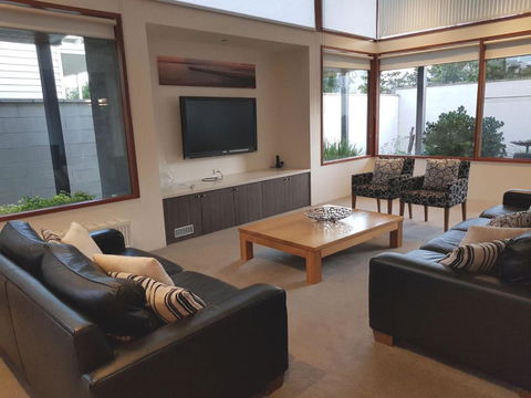 Beach Haven - Accommodation Asia 3
