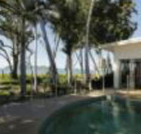 The Boat House - Accommodation Guide