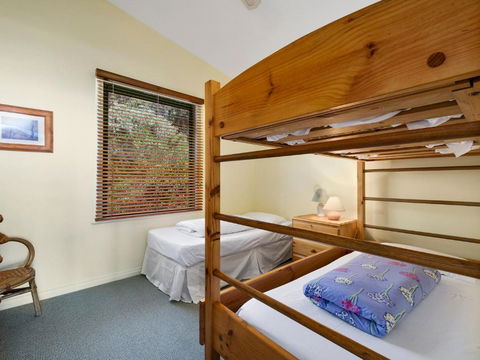 Cara - Accommodation Asia 4