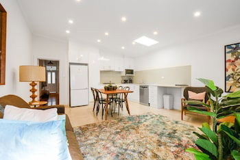 BOUTIQUE STAYS - Carlton Terrace - Accommodation Asia 0