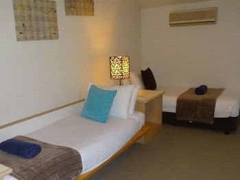 Ironbark - Deluxe Family Townhouse - Accommodation Asia 3