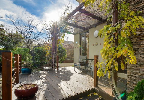 BOUTIQUE STAYS - Maple On Kent - Accommodation Guide 3