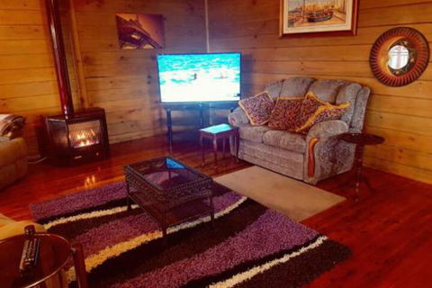 Abelia Lakeside No 2 Big Spa COTTAGE - Accommodation Asia 0