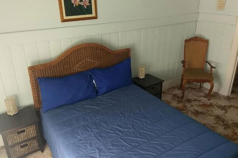 The Crooked Cottage - Accommodation Guide 5