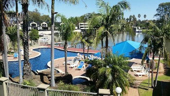 Cypress Waterfront Apartments - Accommodation Guide 0