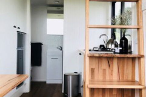 Christopher Tiny House - Accommodation Guide 4