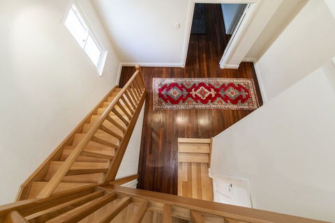 Inner Western Suburbs Retreat - Accommodation Asia 4