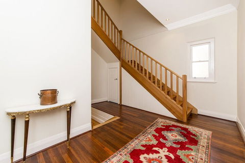 Inner Western Suburbs Retreat - Accommodation Asia 3