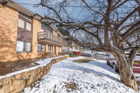 Alpine Apartment Great Location With Views Of Lake Jindabyne - Accommodation Asia 4