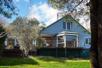 Boatshed Villa Green Door - Accommodation Asia 0