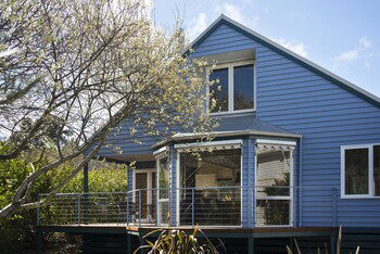 Boatshed Villa Yellow Door - Accommodation Asia 0