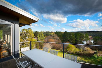 Lakevista - Accommodation Asia 0