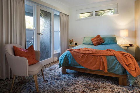 Main Retreat & Cottage - Accommodation Asia 6