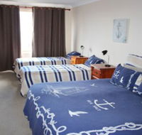 Beulahs Beach House at Stockton - Accommodation Asia