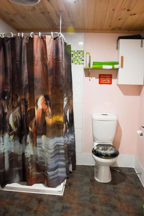 Avoca Park - Accommodation Guide 6