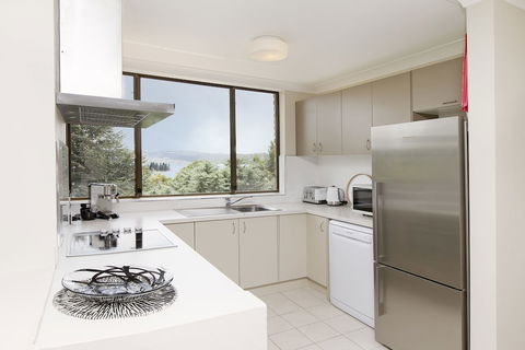 Avalanche 6 - Sophisticated Style & Modern Comfort With A Central Location - Accommodation Asia 2