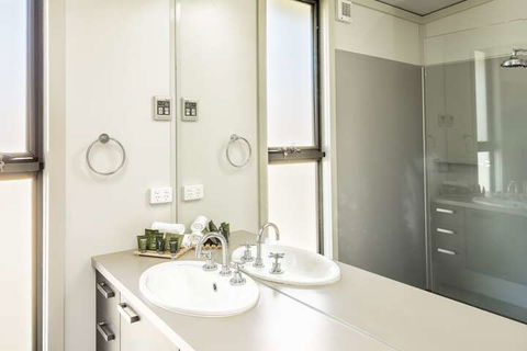 Ecocrackenback 18 Sustainable Chalet Close To The Slopes. - Accommodation Asia 6