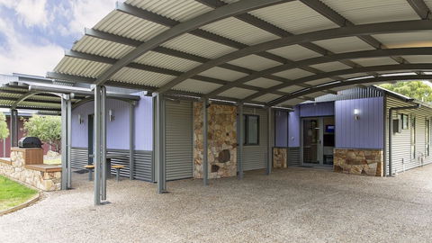 Kickenback Chalet - Contemporary Chalet In The Heart Of Crackenback - Accommodation Asia 0