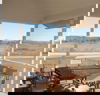 Manna Tree Farm -modern home with majestic views in stunning countryside - Accommodation Asia