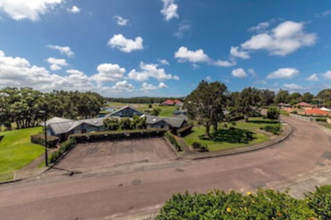 Gleneagles, Unit 53 Horizons Golf Club - Accommodation Asia 0