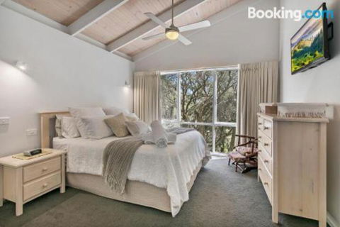 Koonya Beach Escape - Accommodation Guide 4