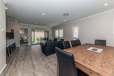 Tomaree Road 19 The Cottage - Accommodation Asia 1