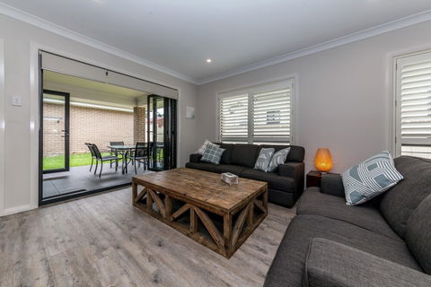 Tomaree Road 19 The Cottage - Accommodation Asia 4