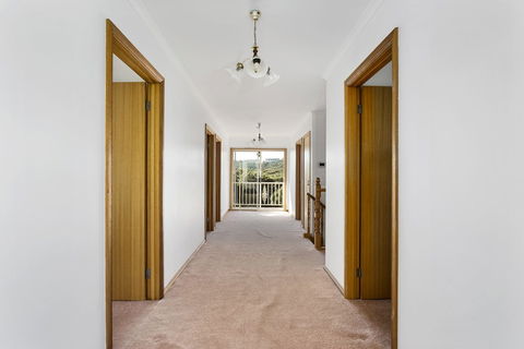 Tyrone Beach House - Accommodation Guide 5