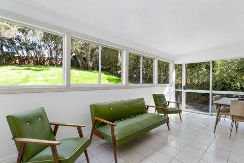 Tyrone Beach House - Accommodation Guide 2