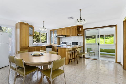 Tyrone Beach House - Accommodation Guide 1