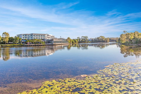 Best Western Plus North Lakes Hotel - Accommodation Guide 4