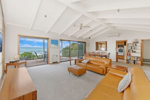 Beachfront - Accommodation Asia 0