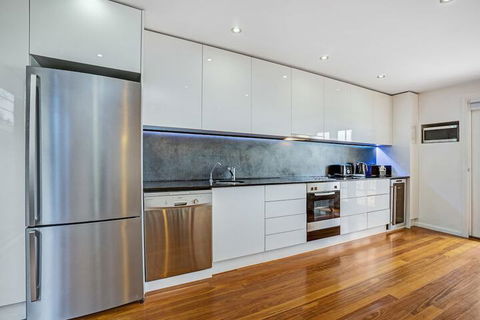 Newcastle Executive Homes - Oceanview Terrace - Accommodation Asia 2