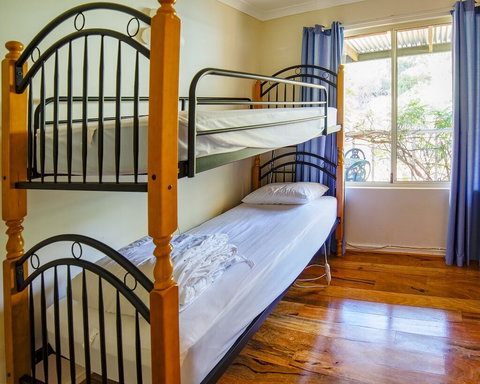 Tegwan's Nest - Accommodation Guide 3