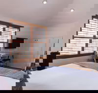 VERA 1BDR South Melbourne Apartment - Accommodation Guide
