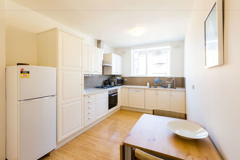 ROSIE, 2BDR St.Kilda Apartment - Accommodation China 1