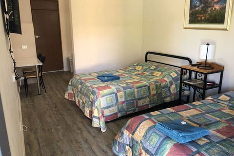 Brolga Hotel Motel - Accommodation Asia 1