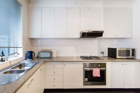 SELENA, 2BDR South Yarra Apartment - Accommodation Asia 2
