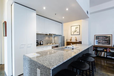 CYNTHIA, 2BDR Melbourne Apartment - Accommodation Asia 2