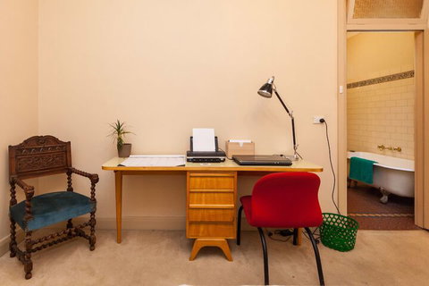 MADELINE, 1BDR Fitzroy Apartment - Accommodation China 1